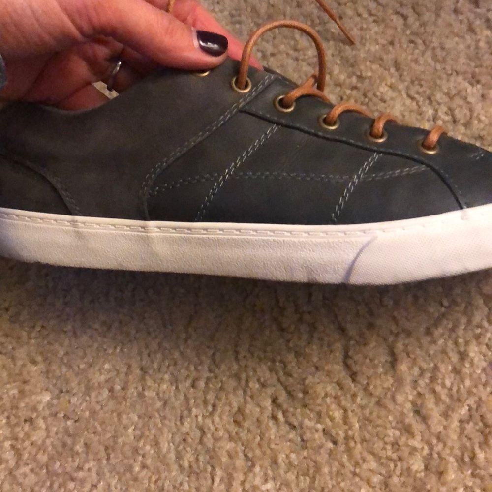 Grey London fog lace up sneakers - Picture 5 of 5